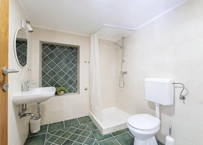 Villa Ene In - Haus Fuer 6 Personen Pula