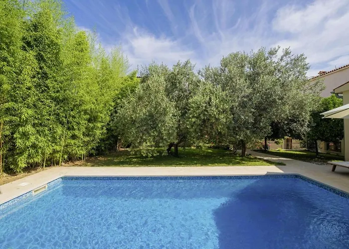 Ene In - Haus Fuer 6 Personen Pula